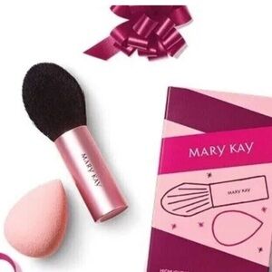 Limited-Edition† Mary Kay® Highlight Brush & Contour Sponge Set
